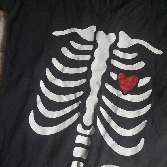 Maternity Punk Skeleton Graphic Tee - Picture 3 of 6